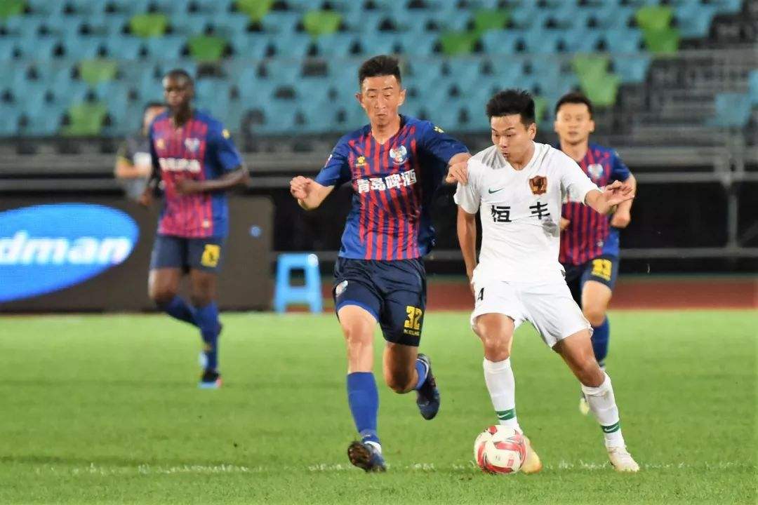 青岛黄海客场大胜重庆力帆，反超积分榜的简单介绍