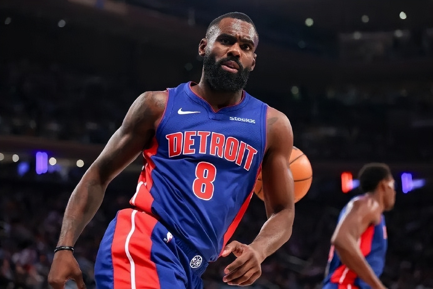 包含活塞球员频现伤病，球队抵挡困境的词条