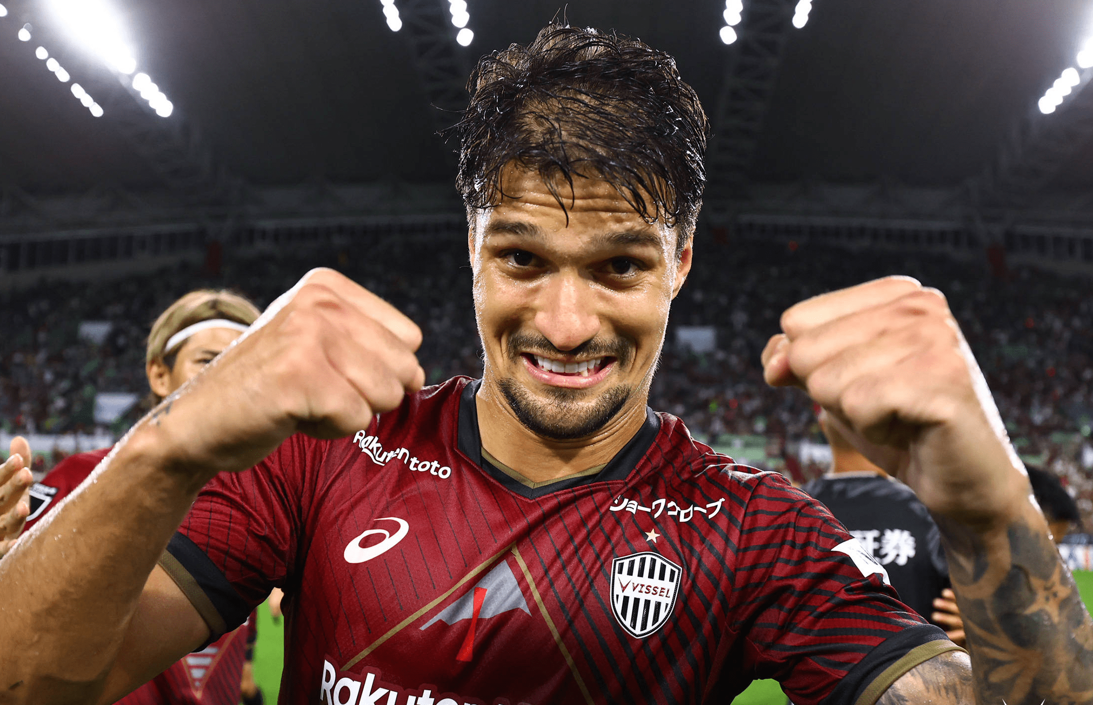 外援球员助攻得分，为球队带来胜利