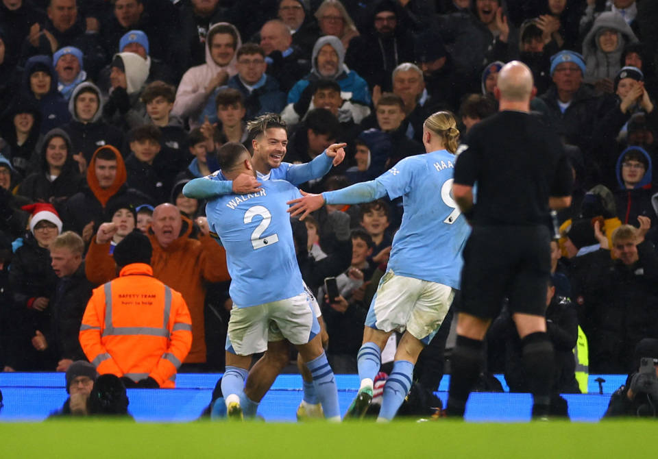 爱游戏官网-曼城遭遇热刺挑战，重伤可怕