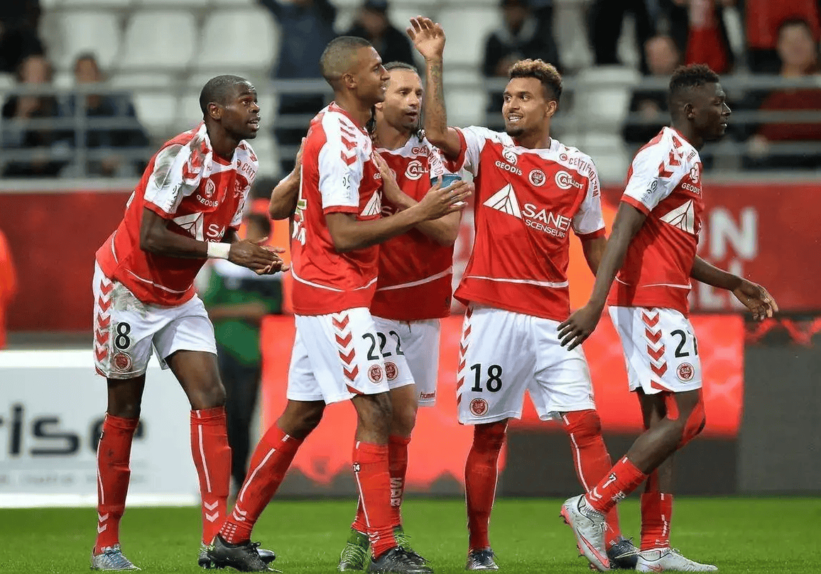 爱游戏中国官网-亚眠主场不敌里昂，法甲战绩持续低迷的简单介绍