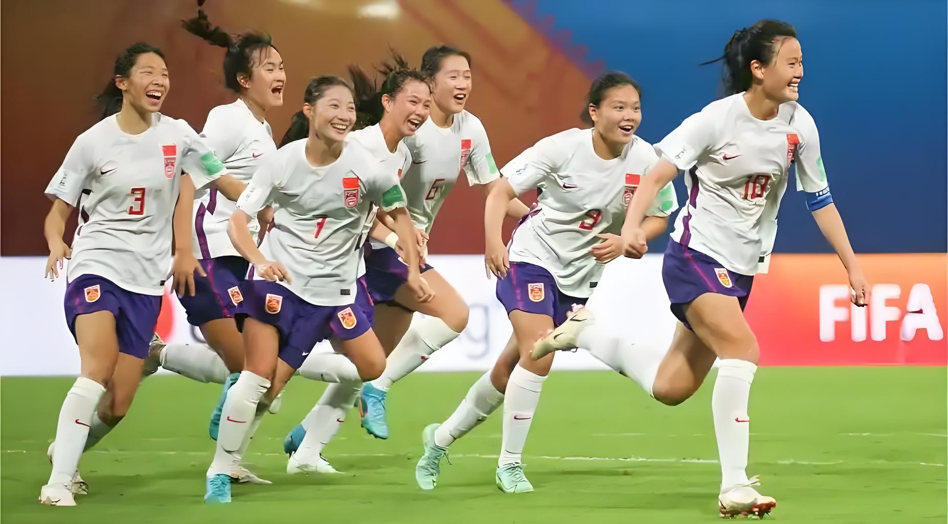 爱游戏官方登录入口-加拿大女足队员荣获最佳射手