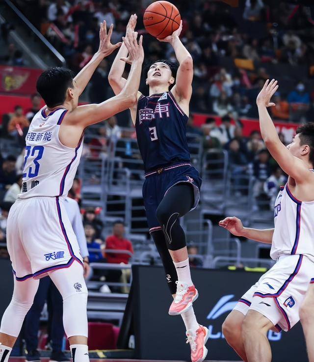 广东队开局连胜,有望创纪录 广东队开局连胜,有望创纪录