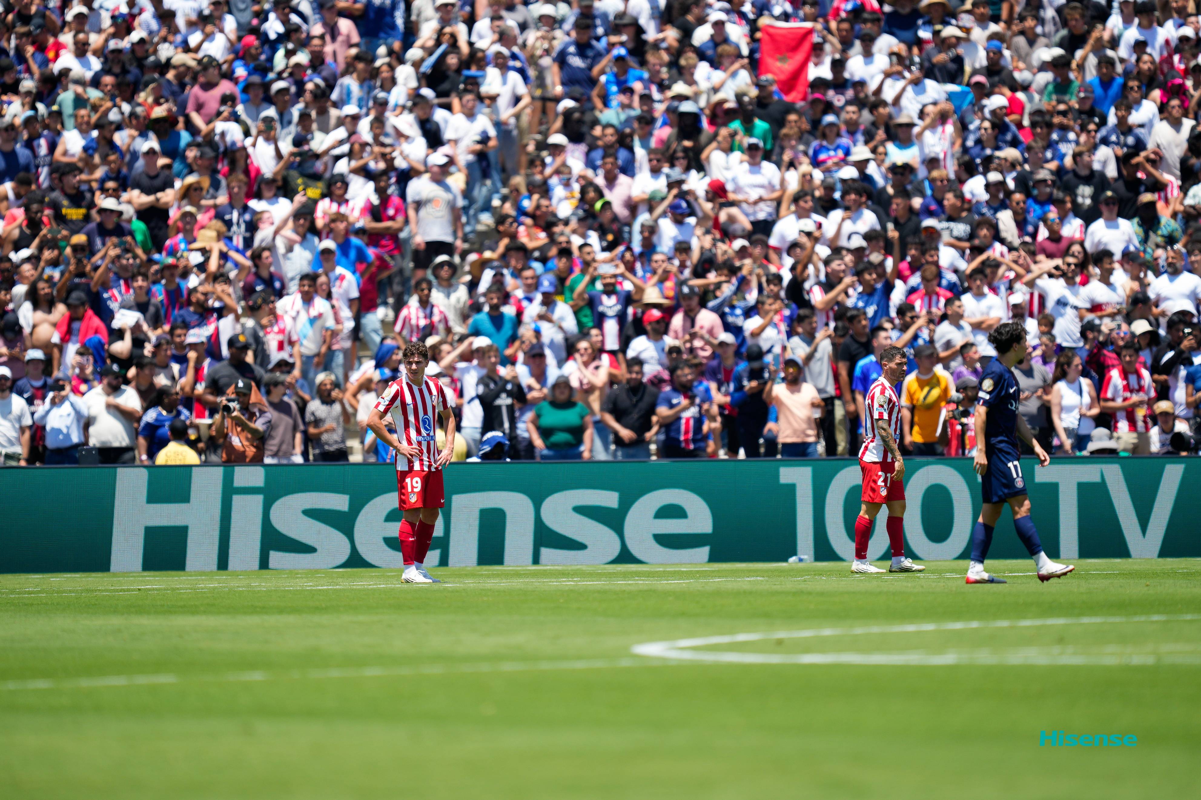 爱游戏登录-冠军联赛中球队展现出强大的竞技水平