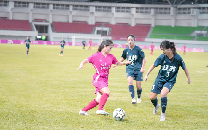 运动界亮点：女足比赛中的激烈对抗！的简单介绍