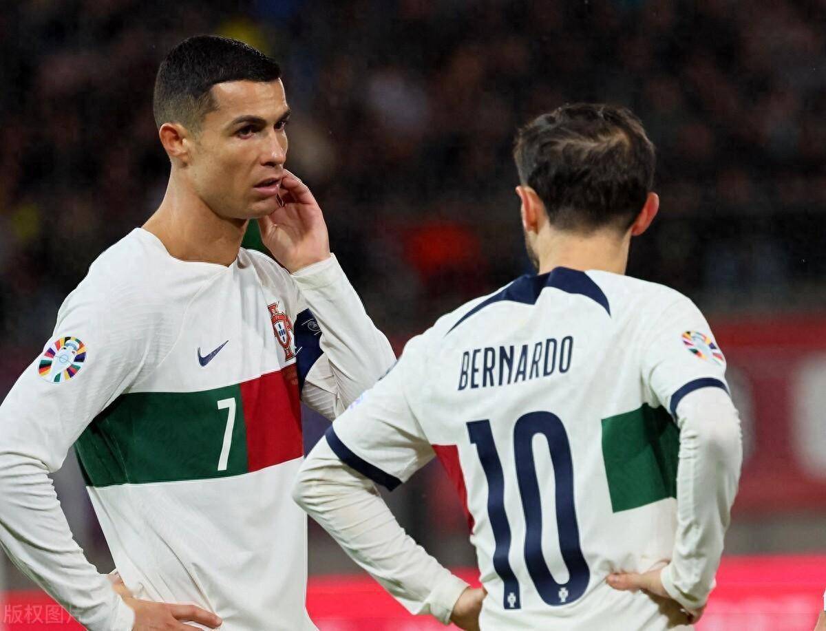 爱游戏在线-斯洛伐克抗挑战，欧锦赛门票争夺战的简单介绍