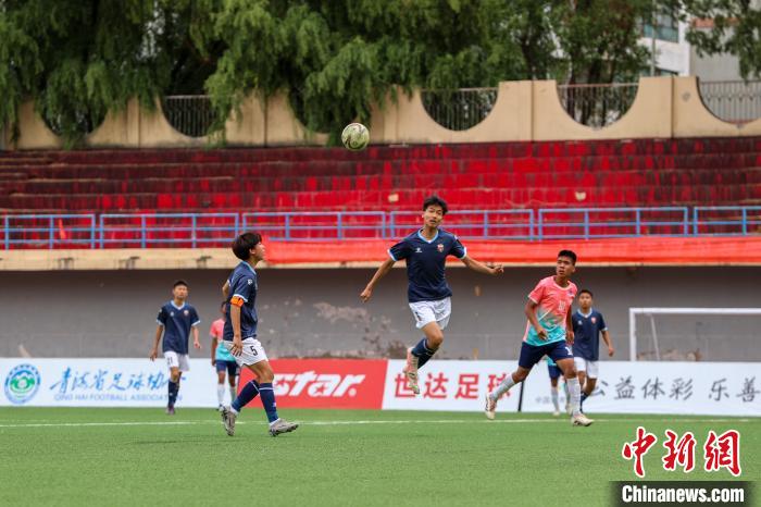 中国足球联赛球员们用实际行动诠释拼搏精神的简单介绍