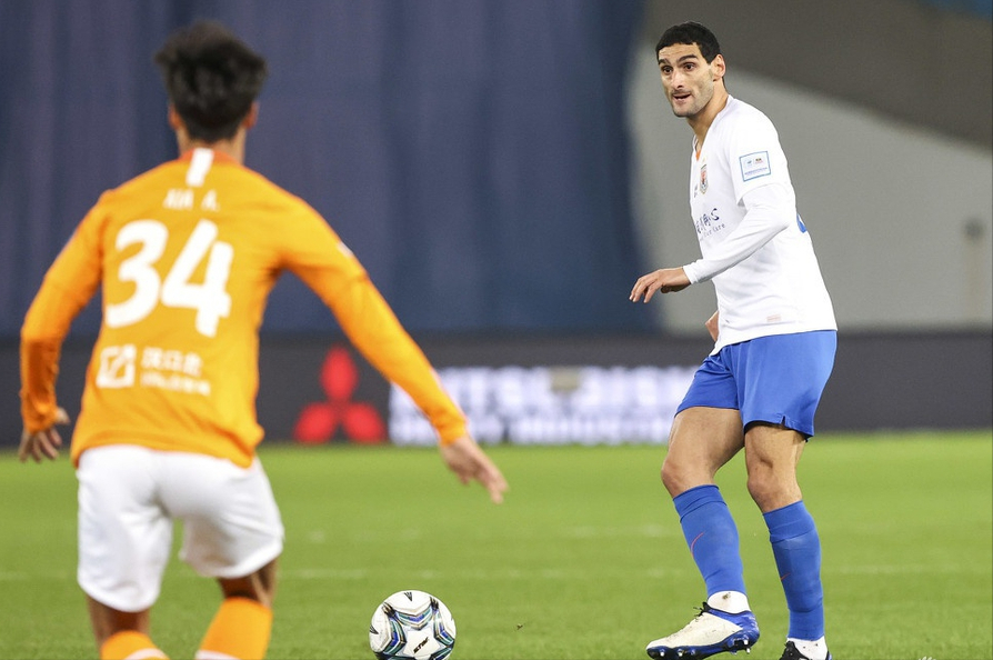 爱游戏官网-包含格德斯梅开二度，尤文图斯客场斩获三分的词条